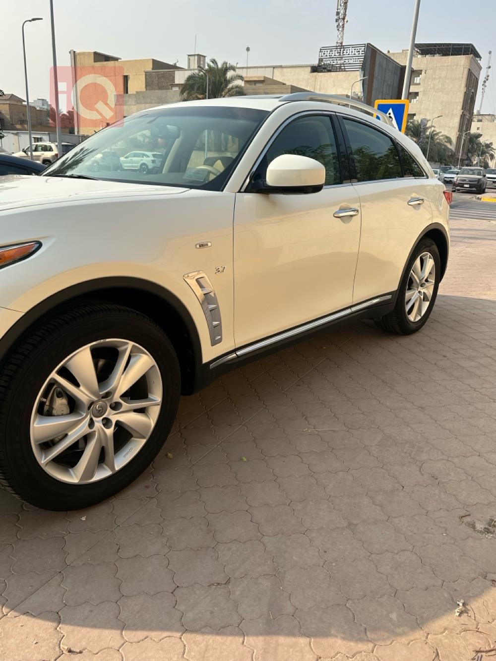 ئینفینیتی QX70